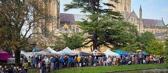 VisitWells's tweet photo. We're off to the tasty Wells Food Festival this Sun 10 Oct (10.30am - 4.30pm) as our #eventoftheweek. With more than 150 artisan market and street food stalls celebrating Somerset’s food and drink. Plus children’s cookery workshops & entertainment. Yum! #lovesomerset #wells https://t.co/oTFGaeb99D