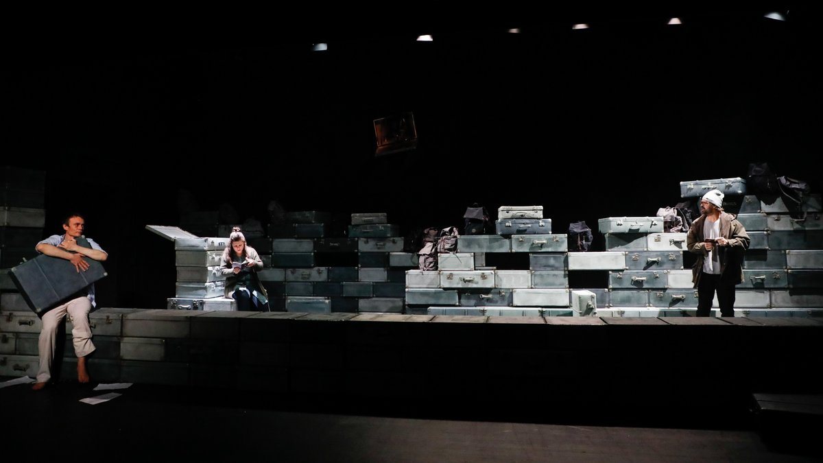 Stadttheater_GI's tweet photo. Liebe Studis der @jlugiessen , @THMittelhessen , @FTHgiessen !
Denkt dran: Ihr habt ein Dauer-Theaterticket!
Wie wäre es mit der Kammeroper KRIEG. STELL DIR VOR, ER WÄRE HIER?
Fr+Sa um 20 Uhr im taT
#STG2122 #neuessemester #ermässigungen #zumnachdenken https://t.co/tTNswluvOP