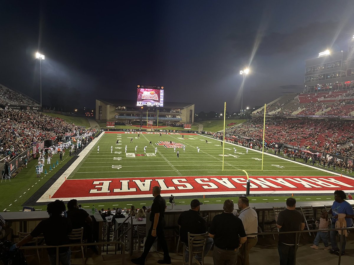 sajadali197's tweet photo. This week we watched a short video about the Native American young boy who’s dream was to become a president. Even he don’t have a separate room to study but I salute to his high dream. #nativeamerican #halfsemester #astatefootball #DMediacombs https://t.co/lKOCzMEP8m