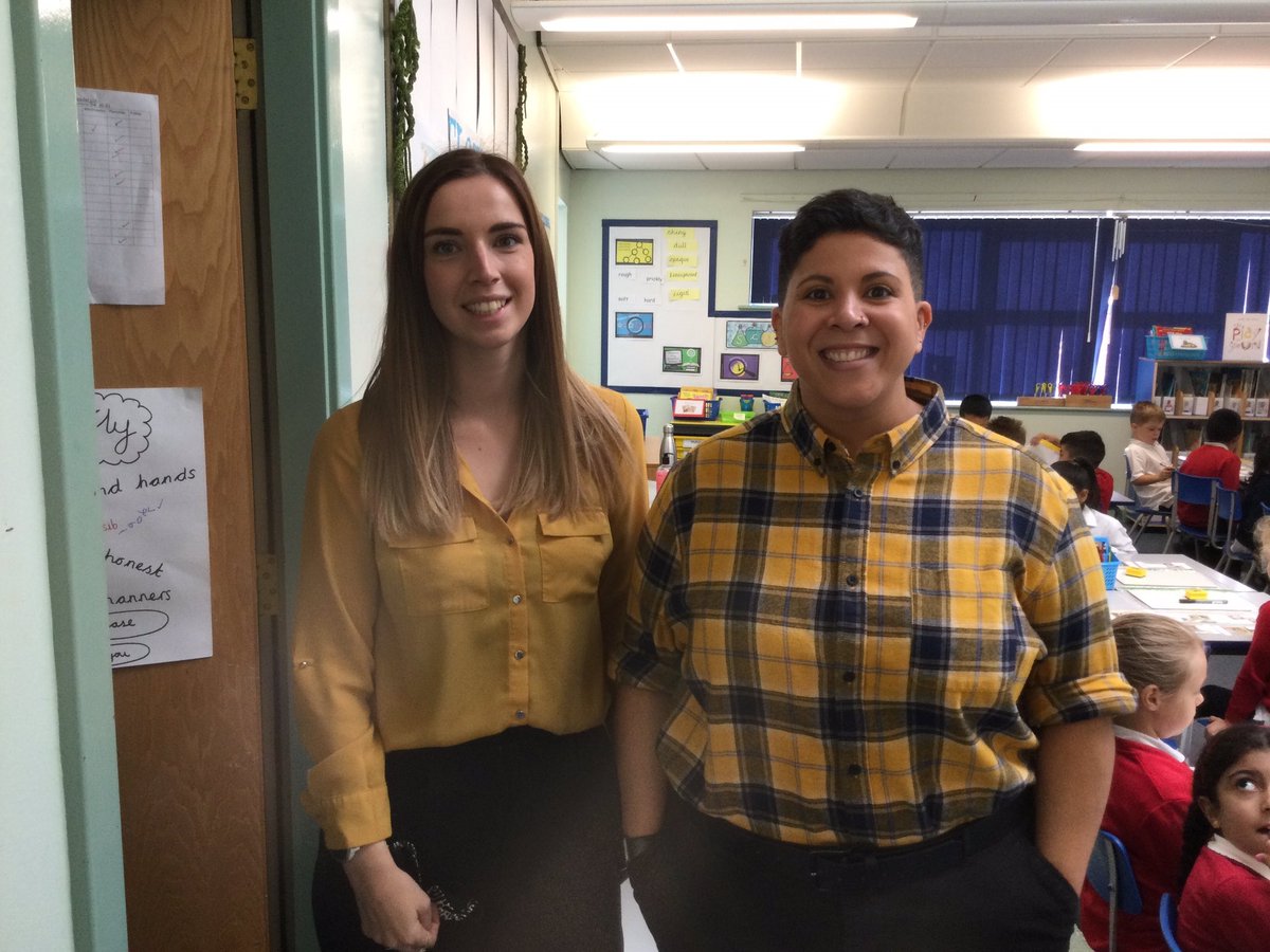 TownPrimary's tweet photo. Today is #HellowYellow we are taking part by wearing yellow to let young people they are not alone when it comes to their mental health. In July 2020 it was estimated 1 in 6 children were to have a diagnosable mental health condition 
@YoungMindsUK https://t.co/13aWb79ggM