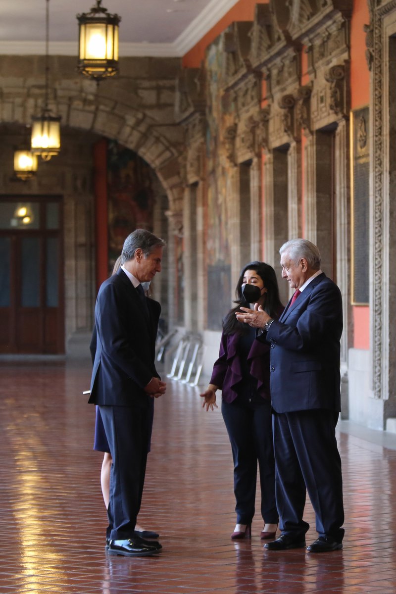 lopezobrador_'s tweet photo. En el Diálogo de Seguridad de Alto Nivel entre México y Estados Unidos, manifestamos nuestro ánimo de fortalecer la amistad y la cooperación para el desarrollo con respeto a las soberanías. 

Hay condiciones inmejorables para inaugurar una etapa nueva en la relación bilateral. https://t.co/ICs8yGaG1K