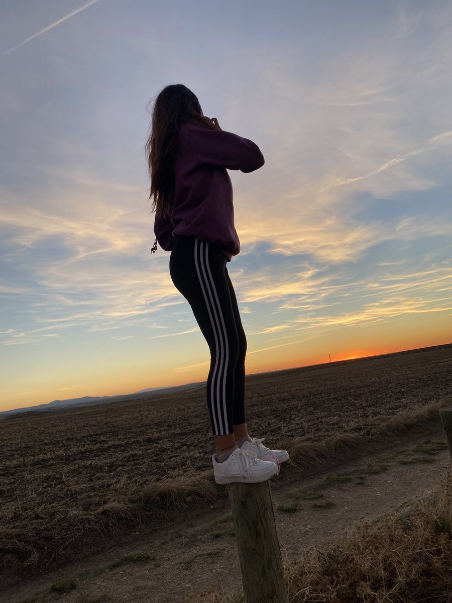 saahhi_'s tweet photo. Estoy en ese momento en el que únicamente me necesito a mí y mucha paz mental ✨❤️💔 https://t.co/vCbdEJCv0H