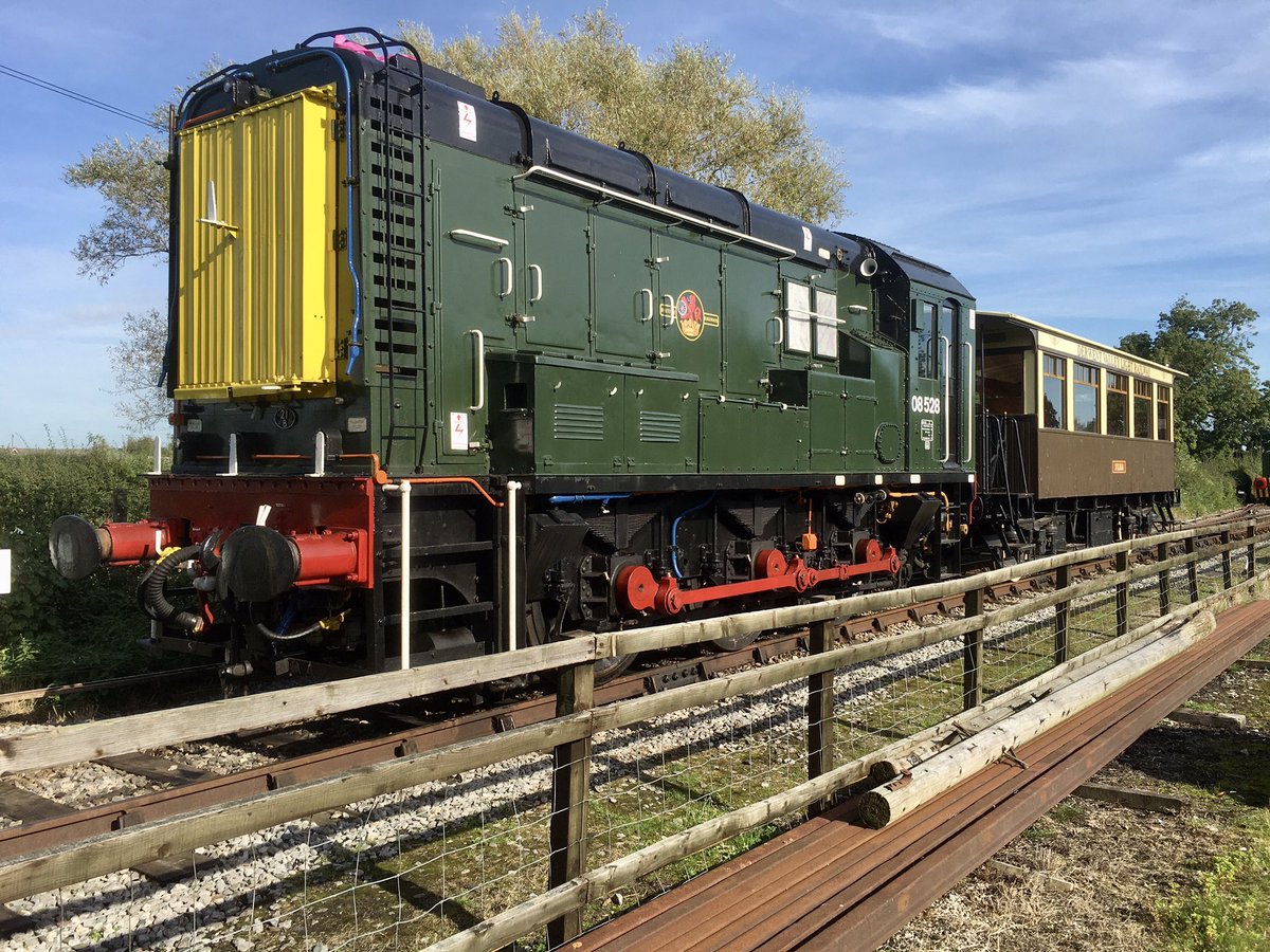DVLR_Murton's tweet photo. Scheduled locos for our Vintage Weekend are Class 08 08528 &amp; Class 03 03079. Details at: https://t.co/n3yubIihE1 https://t.co/N6xKKL6Emk