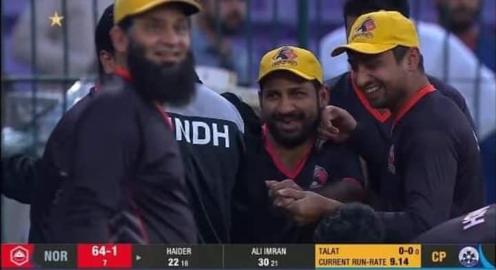 aquidtweets's tweet photo. Sarfaraz Ahmed celebrating his inclusion in WorldCup squad, The Best thing you’ll see todayy!😭❤️

Happiness says it all!❤️ https://t.co/ittZJHMMTt