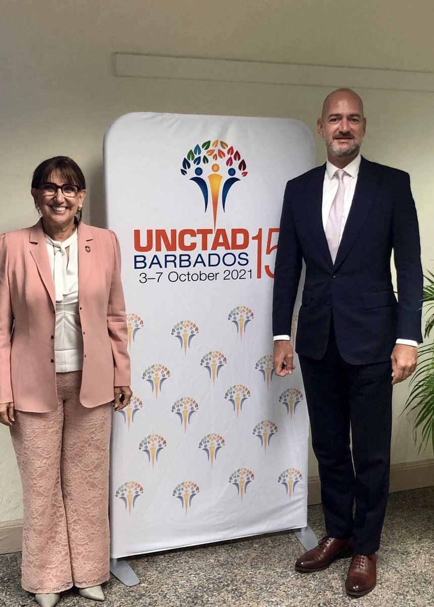 Sec Gen @RGrynspan and I had a great discussion at #UNCTAD15 in Barbados 🇧🇧 about 🇬🇧 & @UNCTAD shared commitment to Small Island Developing States. 

Trade & sustainable development are essential to building prosperity for all. 

@BarbadosUNCTAD
@SimonManleyFCDO