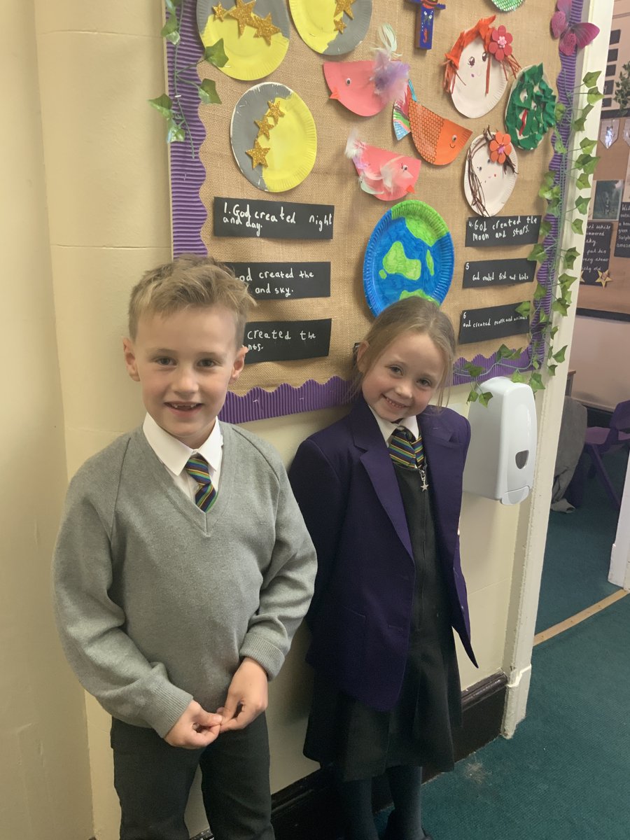 RunnymedeStEd's tweet photo. KS1 Stars of the Week...after an amazing Year 6 Harvest Assembly. https://t.co/tLxrOxuNwF