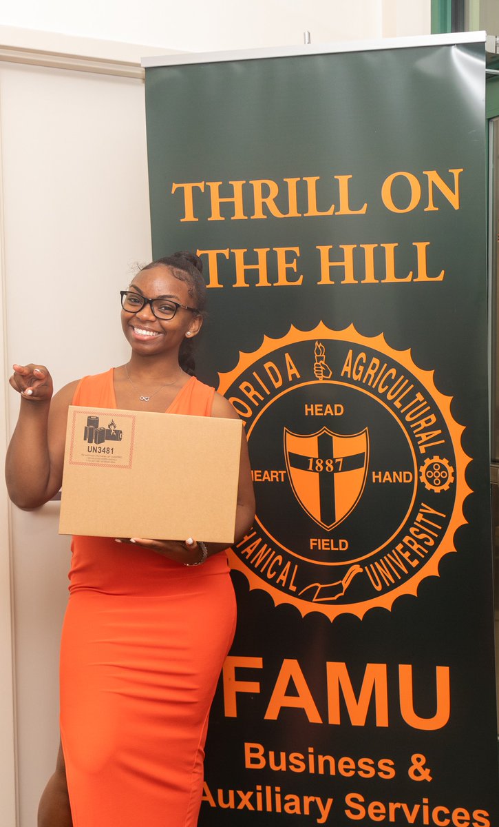 Congrats to Kamili Miller, the winner of the Fall 2021 Commuter Meal Plan Enrollment Challenge! Kamili is a senior Biology/Pre-Med major from Perry, GA. She stopped by to pick up her prize, a MacBook Air, sponsored by our beverage vending partner, Refreshment Services Pepsi!