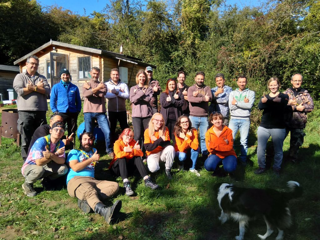 [Mécénat de compétences] Deuxième #JourneeSolidaireSNCF aujourd'hui avec les 17 agents présents à #Metz au service de l'association @EEDF_officiel . 🌳
Merci et bravo à eux ! 👏 #PourNousTous #SEDD2021 #GrandEst