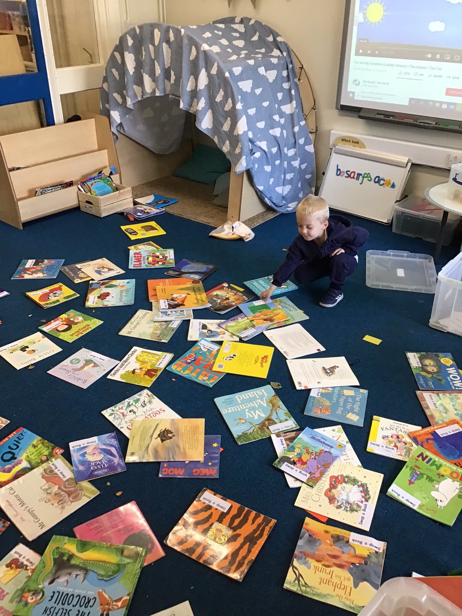 eyfsstaugustine's tweet image. Friday is ‘Swap a Book’ Day! The children absolutely love looking at the range of books they can choose from and get to pick the book that appeals to them the most. #readingforpleasure #eyfsreading