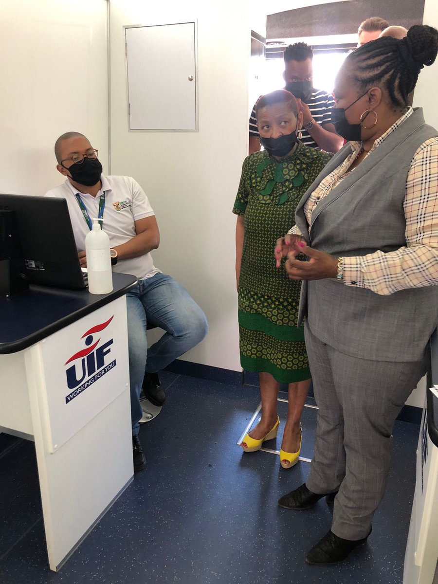 UIFBenefits's tweet photo. [PICS 📷] Deputy Minister of @deptoflabour, Ms Boitumelo Moloi, engaging clients &amp; officials in the #UIF mobile bus at Ithabeleng Secondary School in Wesselsbron, Free State province, today, 8 October 2021. https://t.co/IWTtOc0gjC