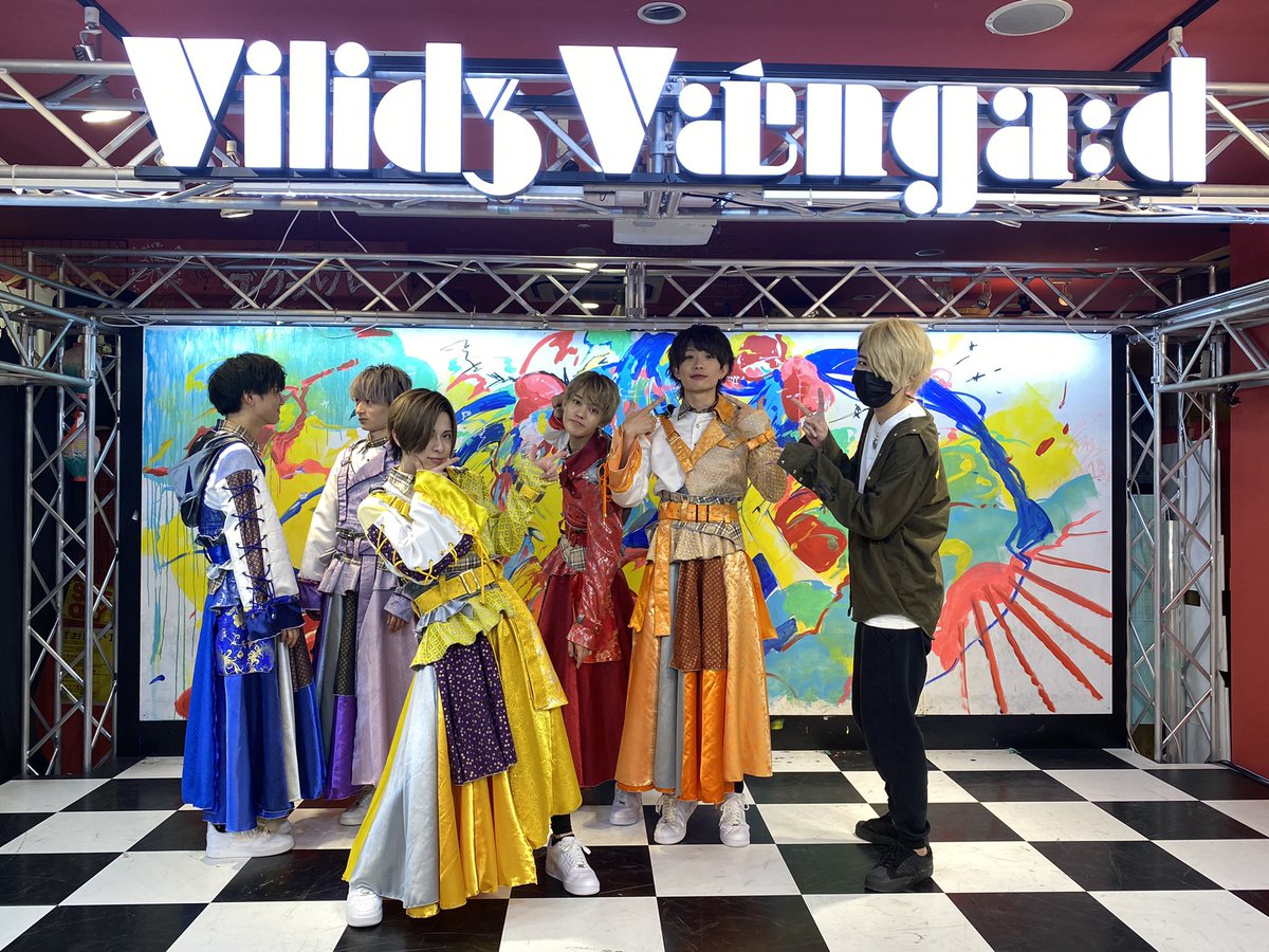 vvshibuyaudgw's tweet photo. 🌈〜・〜・〜・〜🌈
#PARALLELPROJECT
@HIKARI_AXXX1S 🍇
@HONEYFANG_info 🍯
初VV渋谷本店リリイベ
終了しました❕❣️
リリイベ開催
本当に嬉しいです❕
ありがとうございます☺️🌟
素敵な集合写真をお裾分けです😇
またよろしくお願いします🌼
🌈〜・〜・〜・〜🌈 https://t.co/519pN1QfWj