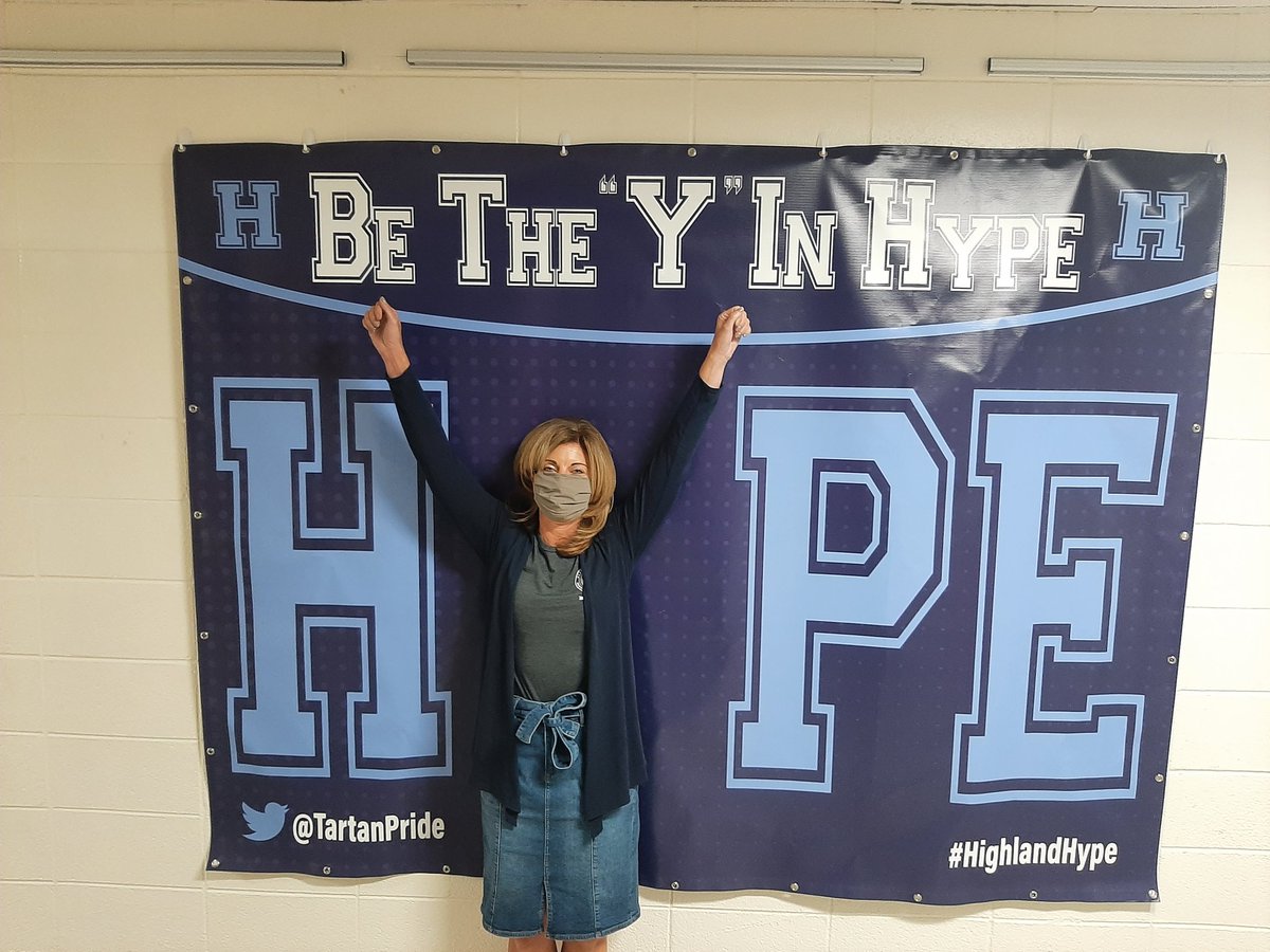 HighlandVarga's tweet photo. Assistant Superintendent Mrs. Scully is always supporting our students and staff. She is a part of the HYPE! #HighlandHype https://t.co/jNIeNurKId