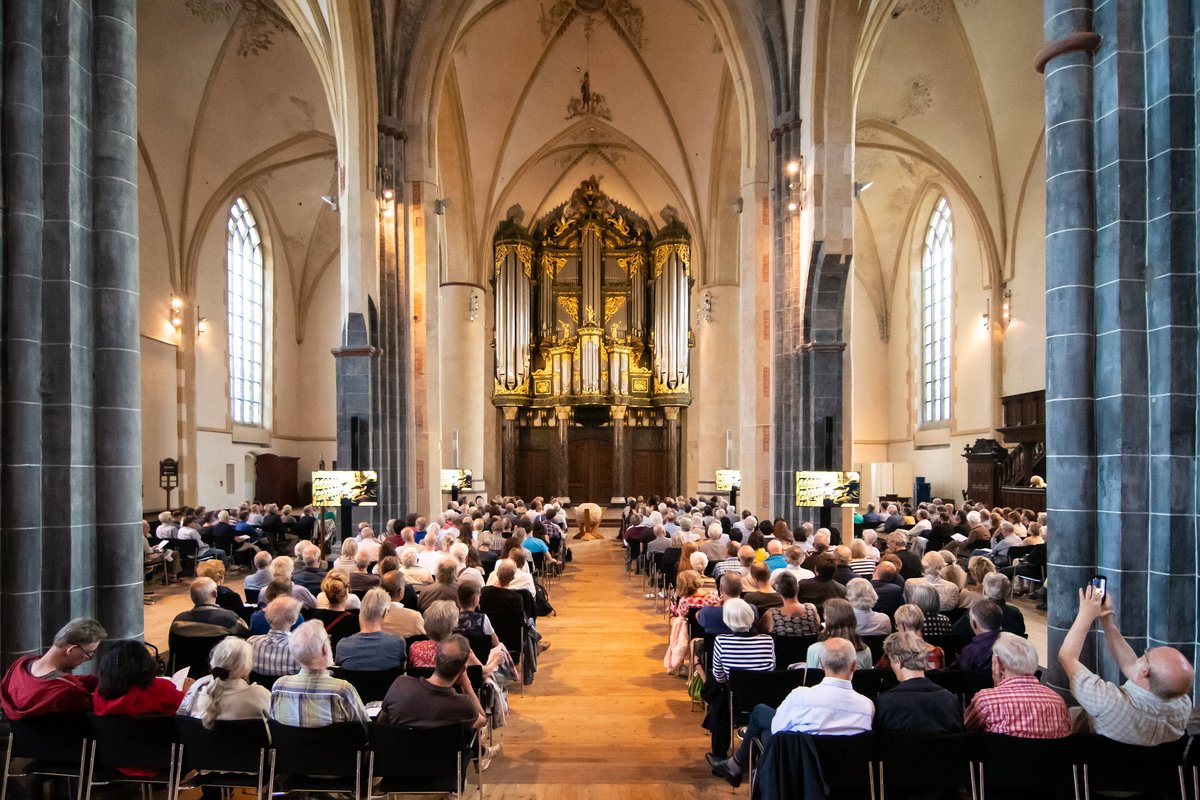 Donderdag 14 oktober, 20.00u opent Burgemeester Schuiling het #schnitgerfestival in de <a href="/Martinikerk/">Martin</a>. Daarna genieten van het prachtige Gesualdo Consort Amsterdam! 
🎫 schnitgerfestival.nl  #gesualdoconsortamsterdam #orgel #sweelinck <a href="/VanPlan/">VanPlan</a> <a href="/visitgroningen/">Visit Groningen</a> <a href="/UITloperGrunn/">Uitloper Groningen</a>