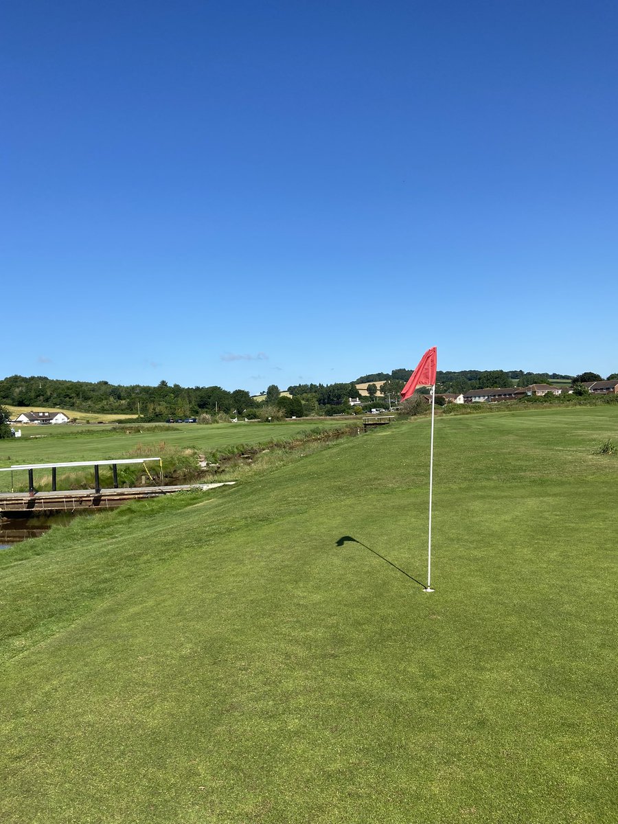 GolfStarcross's tweet photo. The last weekend of our 2021 season is just around the corner and the weather is set fair, make sure you don’t miss out! ☀️ 9 holes just £7 golfers of all abilities very welcome, for anymore info send us a message or call us on 01626 891918 ⛳️ https://t.co/EiicQdHWcf
