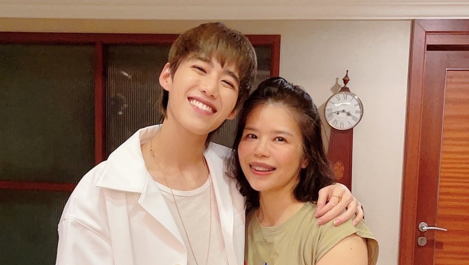 nongderrr's tweet photo. พีพี นี่แม่บิวกิ้น 55555555555555 #คีมีโนโต๊ะ https://t.co/qzVSwmLckN