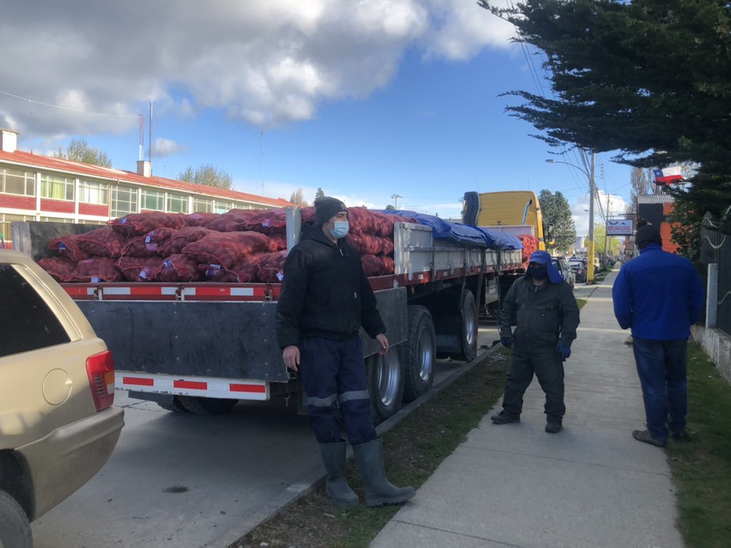 Hoy en #PuertoNatales entregando #papasemilla <a href="/iniachile/">INIA Chile</a> programa impulsado por @goremagallanes1 <a href="/COREMagallanes/">CORE Magallanes</a> 🥔🥔<a href="/MinagriMagallan/">MinagriMagallan</a> <a href="/FranciscoSalesZ/">Francisco Sales</a> <a href="/Kracola1/">Kracola</a> <a href="/MagallanesIndap/">INDAP_MAGALLANES</a>