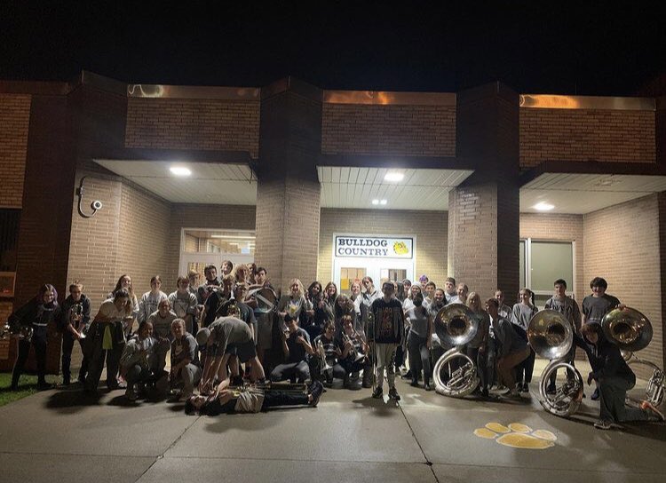 ofmbprteam's tweet photo. Groutfit day was a success!! Remember, be at the school by 4:50, and you can ride with your parents because we are short a bus. Ww bring cases and garbage bags for your instrument, and everyone bring raincoats and garbage bags for your gig bags! @ofhsband #tobeearlyistobeontime https://t.co/KdqP2Hksdy