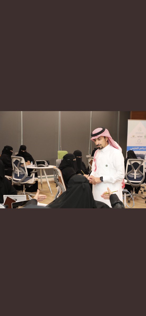 jawaheribrahem1's tweet photo. "لا تقارن نفسك بالآخرين، فلكل شخص مهارات مختلفة، قدرات مختلفة، ظروف مختلفة وتفكير مختلف، قارن نفسك الآن بنفسك بعد مُدة و اسعى نحو حلمك مهما كان، لا تدع شيء يوقفك."
#حاضنة_الرياض 
#جامعة_المجمعة https://t.co/E4SA6wOLiB