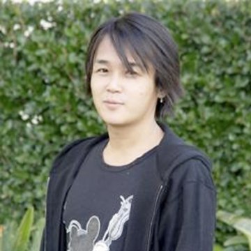 Happy birthday to TETSUYA NOMURA! Kh series, FF7R, and many more masterpieces are made by this man! 