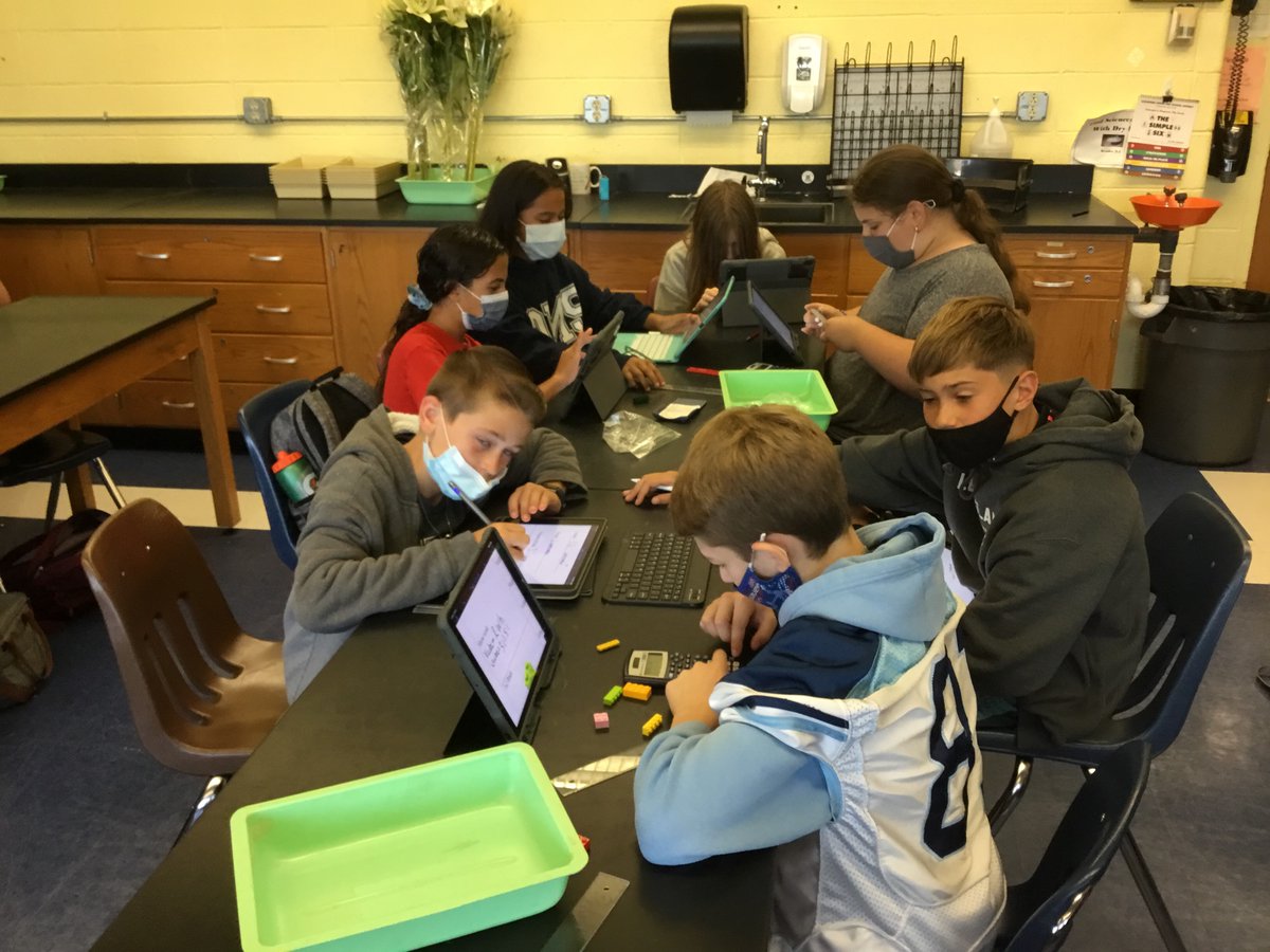MKellyOceanside's tweet photo. Students use legos to practice measuring using the metric system and calculating volume of a cube. #ThisIsOSDScience @DrMChristiansen @OMS_NY @DianeProvvido https://t.co/9Le9XwUZJd