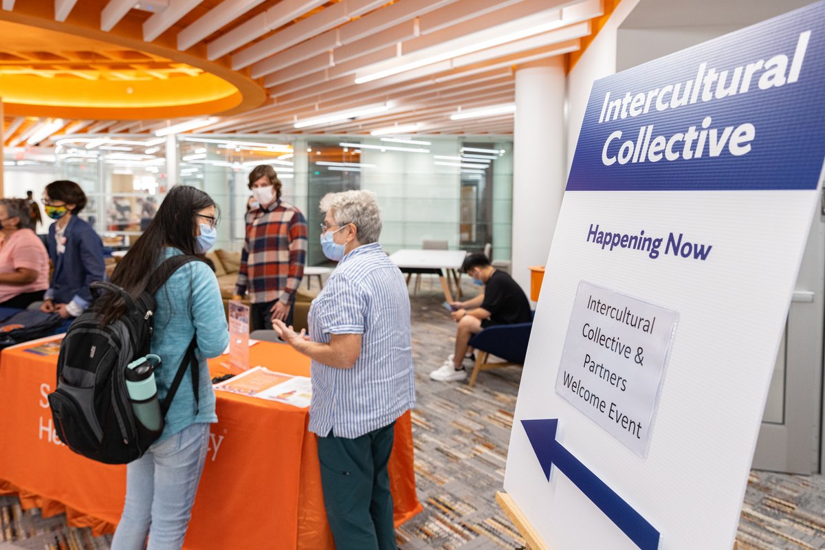SYR_OMA's tweet photo. Flashback Friday to our Fall 2021 Open House! We are glad you all were able to find out about everything we offer here at the Intercultural Collective. Feel free to stop by our office if you have any questions regarding specific groups or just want to hang out🧡🧡 https://t.co/1JBuruCSYG