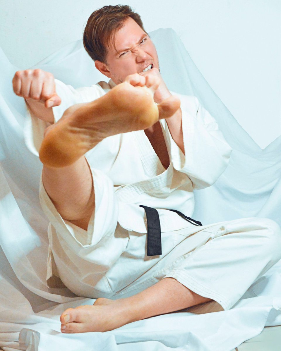 danielzaankara1's tweet photo. #MasterDaniel loves to show off kicking to the camera...do u love this type of pictures? Let me know in the comments! And for NICER 🔥🦶🥋 contet follow me on Twitter@danielzaankarate
#karatekicks #malefootmodel #malebarefoot #kickstagram #kicktoface #facekick #karateka #male https://t.co/6IpA91A583