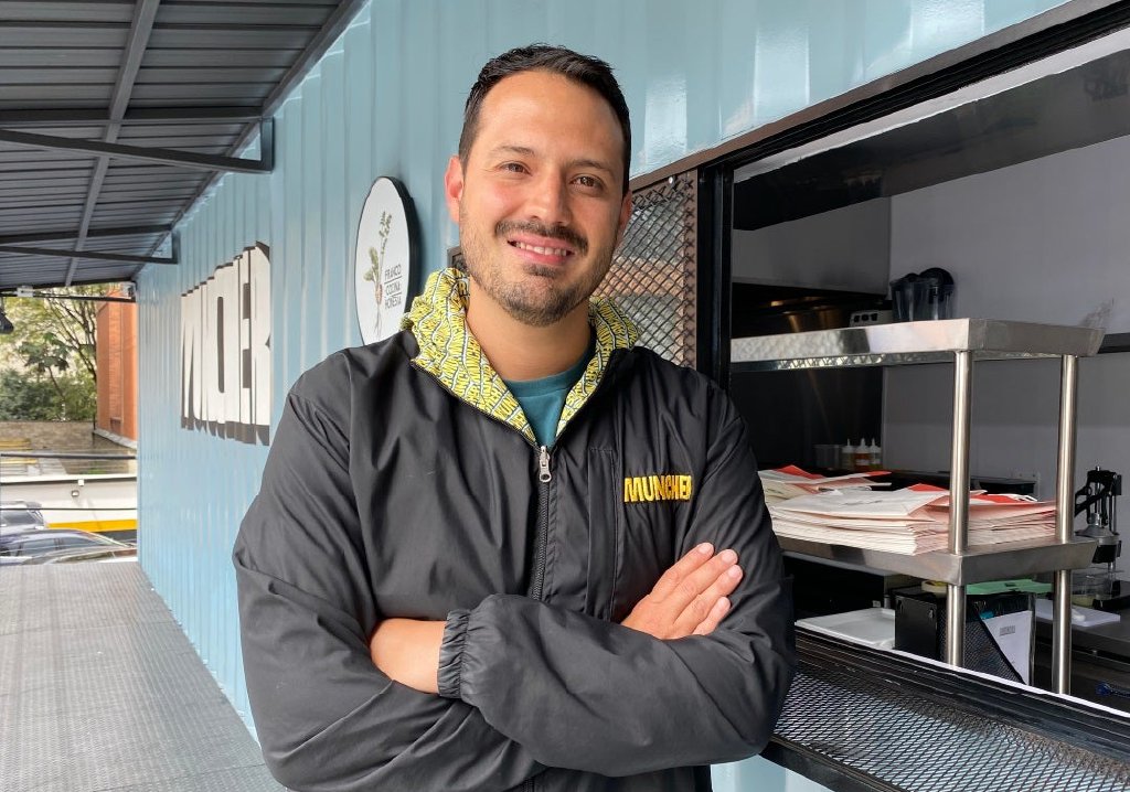 MuncherDK's tweet photo. ¡No paramos! Ya contamos con presencia en México, Brasil, Perú y Colombia con más de 400 cocinas ocultas y 70.000 pedidos al mes en nuestras marcas propias.

https://t.co/yzKVD3Zcv2

#DarkKitchens #Bogotá #Medellín #Chía #CDMX #Perú #Domicilios #Delivery #takeout #Restaurantes https://t.co/J2pKo8E18g