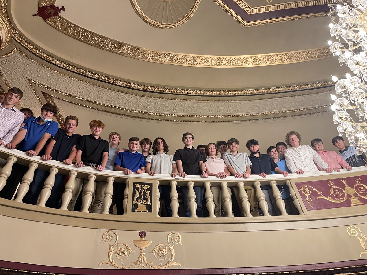 We had a great evening at the Robins Theatre!   Thank you to CMU Head Coach Claudio Reilsono and Rudy Ruettiger for spending time with our Medina Baseball athletes!  We had a great time and can't thank you enough for coordinating this event!  The kids loved it!
