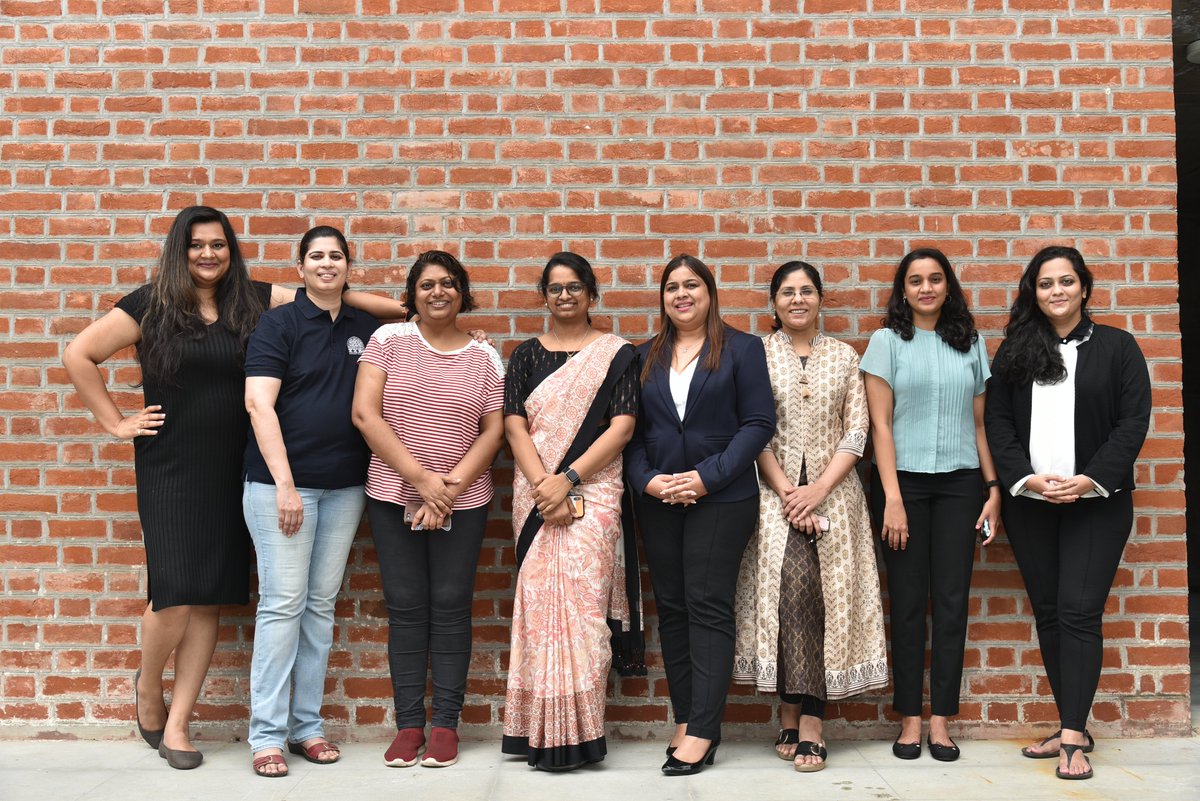 IIMAhmedabad's tweet photo. Here are few glimpses from the Valedictory session conducted for IIMA ePGP 21 batch. Prof. @proferroldsouza, Director IIMA, Prof. Sanjay Verma (Chairperson, ePGP), Prof @SaralMukherjee (Dean, AER), Faculty members and Academic Associates bid farewell to the students. https://t.co/FS5QBuWVUP