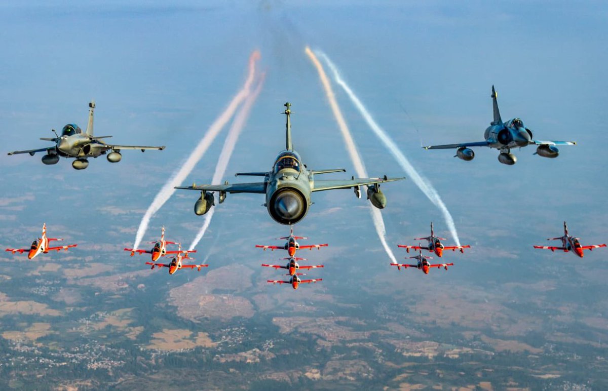 CodeGenie_'s tweet image. A big salute to our Indian Air Force because they always stand for the nation, for the protection of the nation..
Warm wishes on Indian Air Force Day!

#indianairforce #airwarrior #AirForceDay #IndianAirForceDay #armedforces #warriors