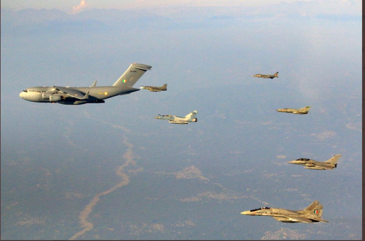 CodeGenie_'s tweet image. A big salute to our Indian Air Force because they always stand for the nation, for the protection of the nation..
Warm wishes on Indian Air Force Day!

#indianairforce #airwarrior #AirForceDay #IndianAirForceDay #armedforces #warriors