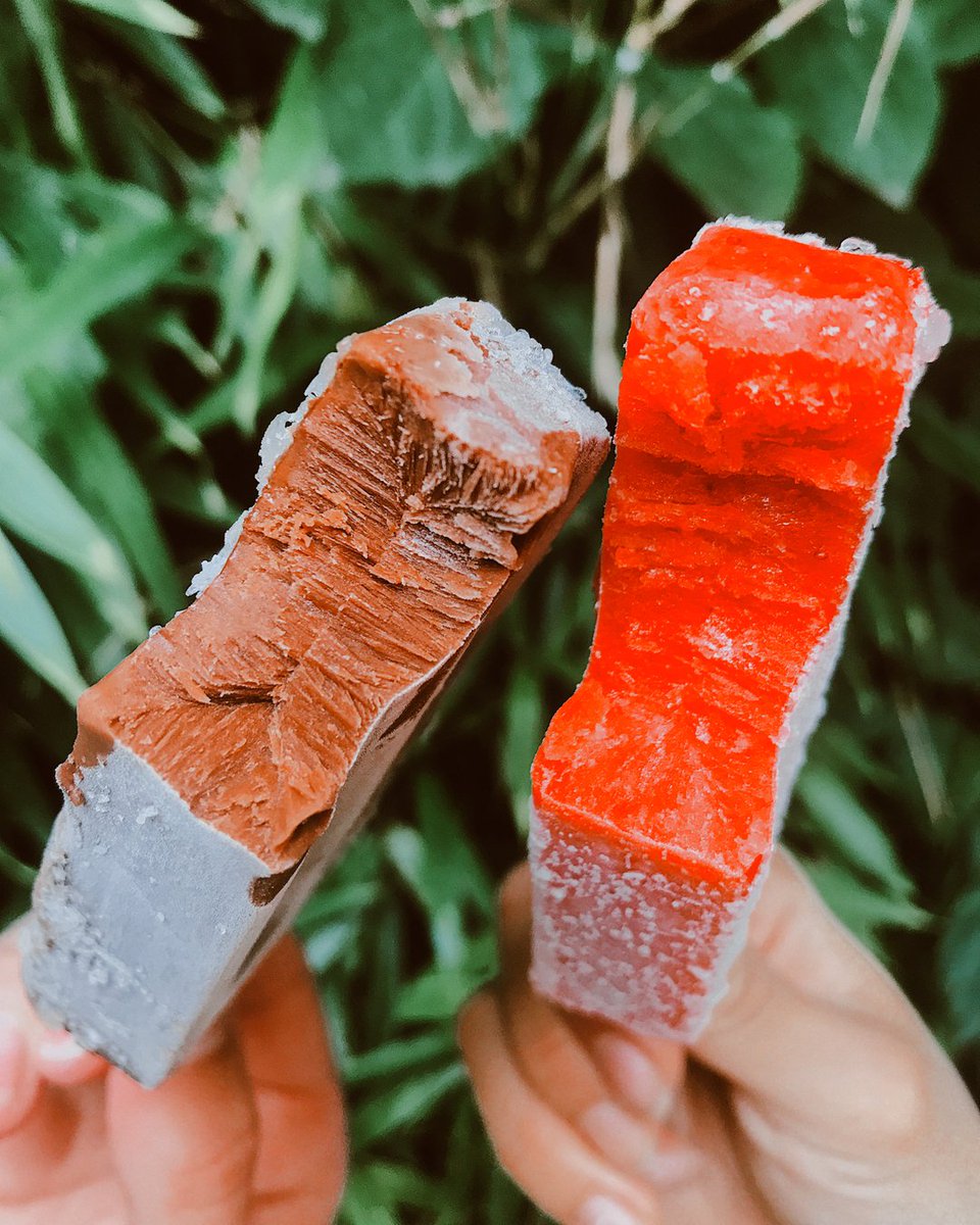 LICKALIX's tweet photo. Here is a detailed photo of our organic ice lollies in real time.  Packed with REAL fruit, and REAL ingredeinets. No additives. No nasties. No allergens. 

Just a lolly packed full of fruit goodness. 

#LICKALIX
#lollylove https://t.co/w6ENywELtE