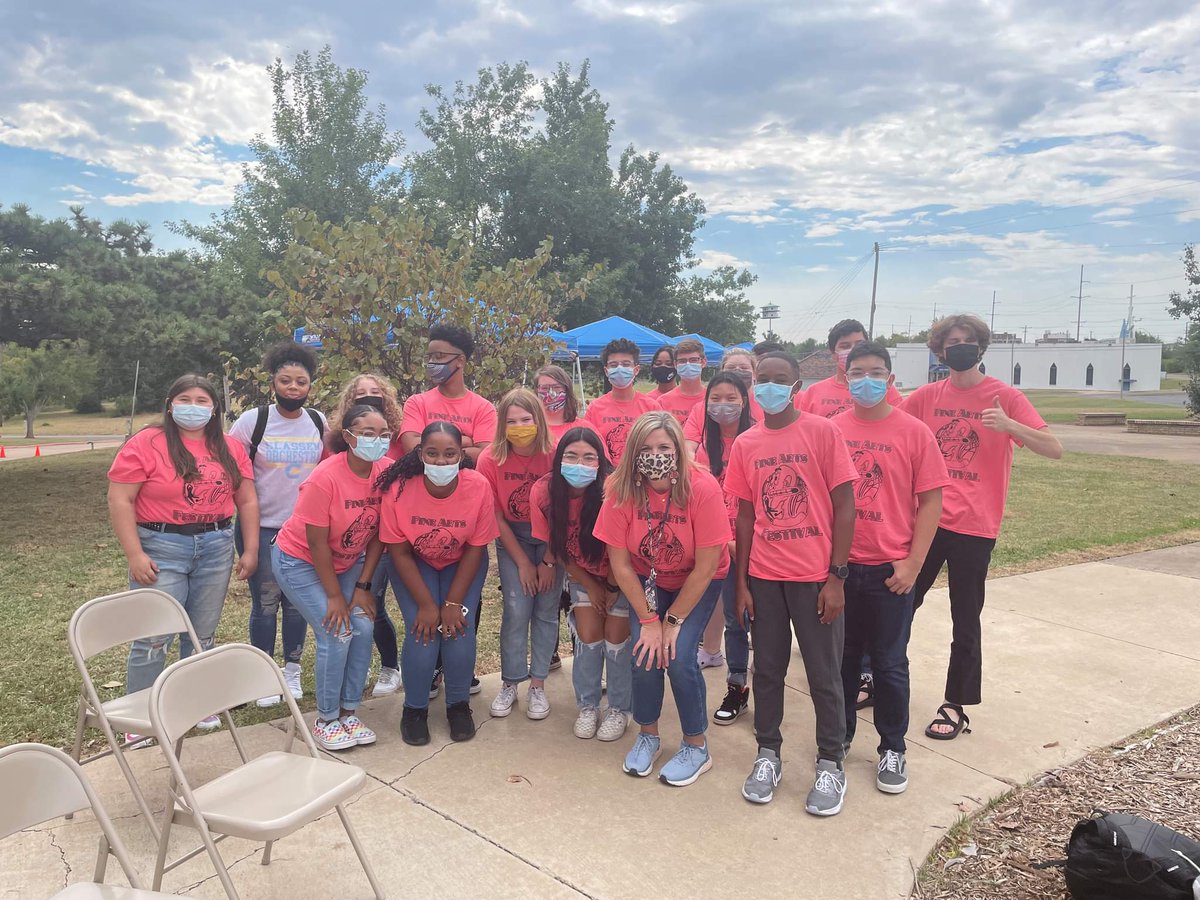 ClassenSASOKC's tweet photo. Classen's 2021 Fall Fine Arts Festival was a huge success.  Thanks to our families, friends, alumni, university partners and staff for supporting the 450+ students who showcased their incredible talents.  Anyone ready for PART II! 
@OKCPS @ClassenVPA @UCOCFAD @CSASMiddle https://t.co/gBnZfkO6ie
