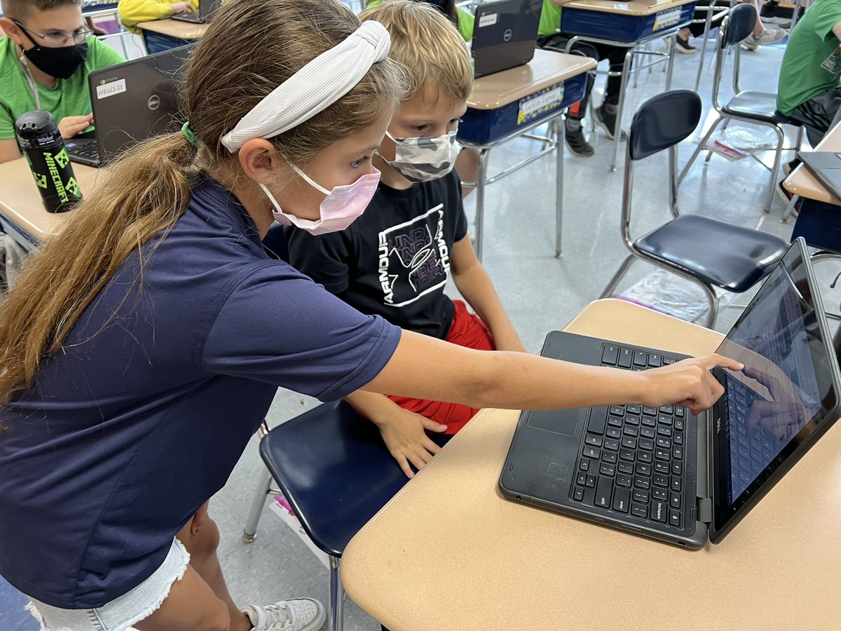 I love seeing computer programmers helping one another debug their programs! What great citizens and bucket fillers! #pequasteam #ffefairfieldfamily <a href="/massapequaps/">MassapequaPS</a> <a href="/KFernandez_STEM/">Ms. Fernandez</a> <a href="/MsMPavlick/">Megan Pavlick</a>
