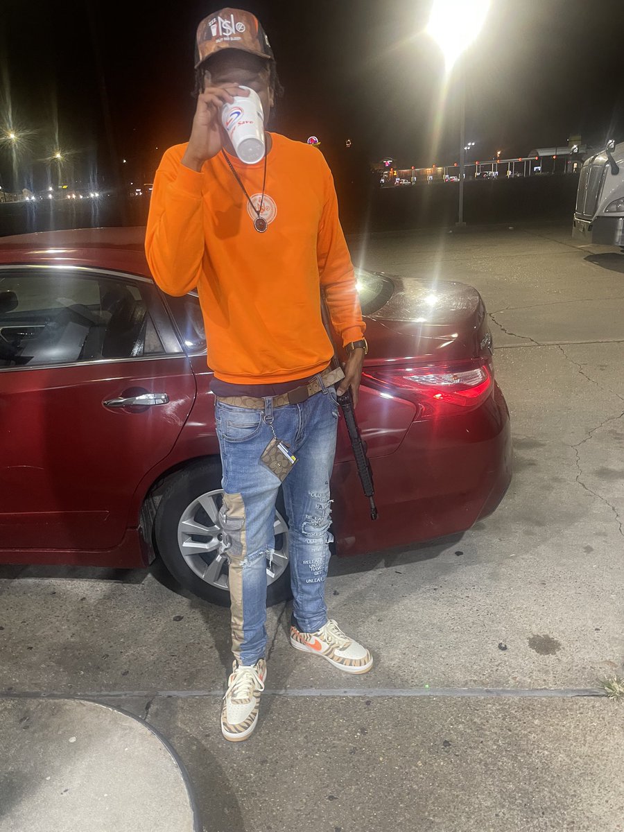 LilTHoward75's tweet photo. When it’s time ima slide fr‼️🤘🏾this the life I chose..🙏🏾
#Trailforeva❤️💪🏾 #LongLiveJBlack💛💔 https://t.co/ZkyOAEVRnv