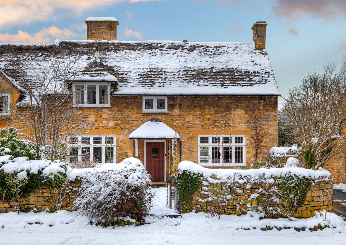PygottandCrone's tweet photo. Want to prevent cold weather costs for your property this Autumn/Winter? ❄️  Read more here ⬇️
https://t.co/LFT9rGixBC 🔴 https://t.co/as2oyylAnd