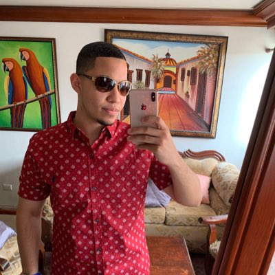 uncleSnapx's tweet photo. #NuevaFotoDePerfil https://t.co/QQSOoA0aD8