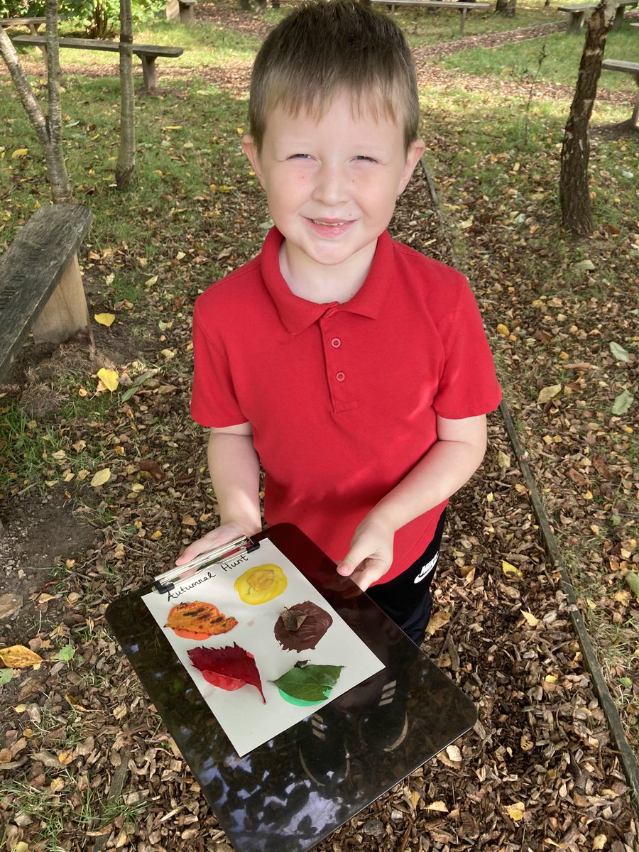 HolySpiritWA9's tweet photo. #RainforestCamp loved their #Outdoor autumnal hunt today! We found lots of autumn colours in our beautiful faith garden 🍂 https://t.co/1Io6eQlUt7
