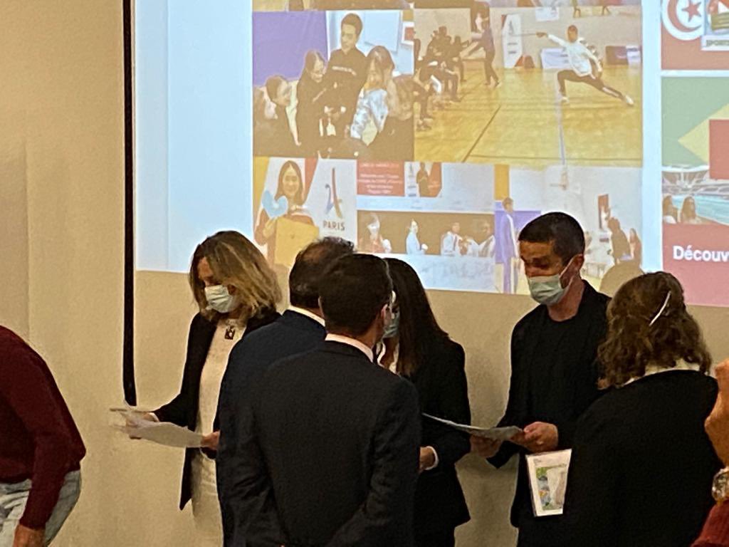 TerragnoJ's tweet photo. COPIL #génération2024 #DAASOP  
Deux écoles de MEAUX labellisées représentées pour mettre en valeur leurs projets en présence de notre recteur @DanielAuverlot 
Félicitations pour cette reconnaissance 🎊
#JOParis2024 #projethéritage #eps #sportscolaire https://t.co/6rC3eCxvWH