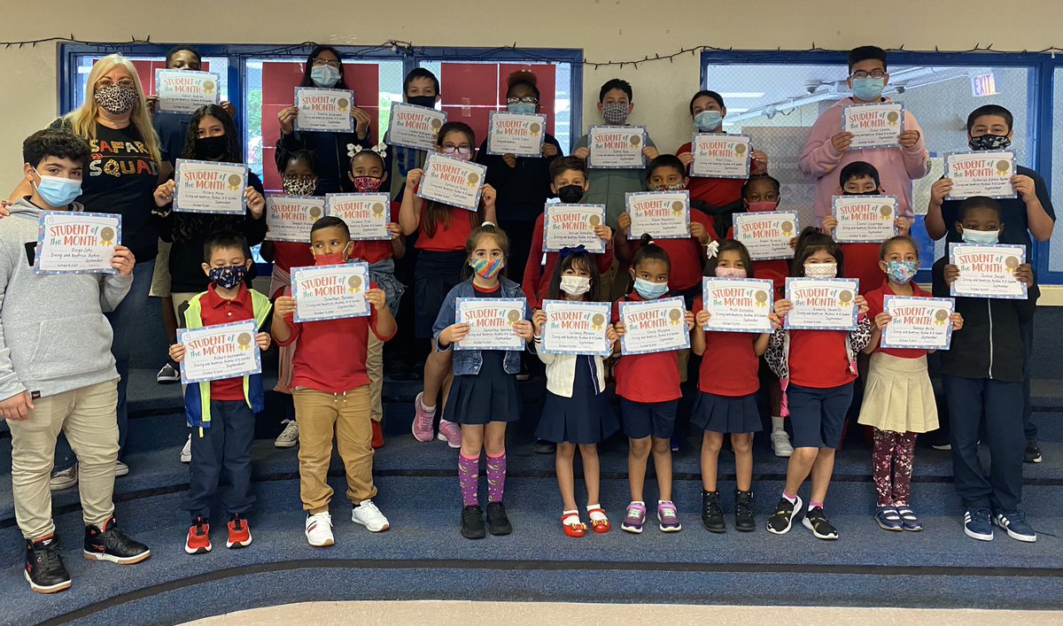 IBPeskoeK8's tweet photo. Celebrating our students for being featured as βStudent of the Month!β #peskoek-8 #bearaction #peskoepride @MDCPS @MDCPSSouth https://t.co/wLNfk9f9dv