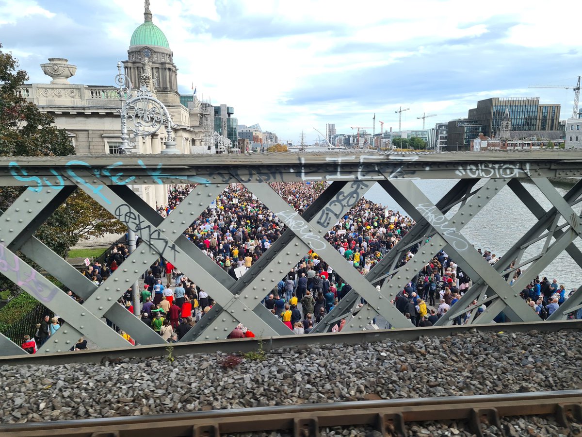 Wow! 💚💛 #MicaProtest