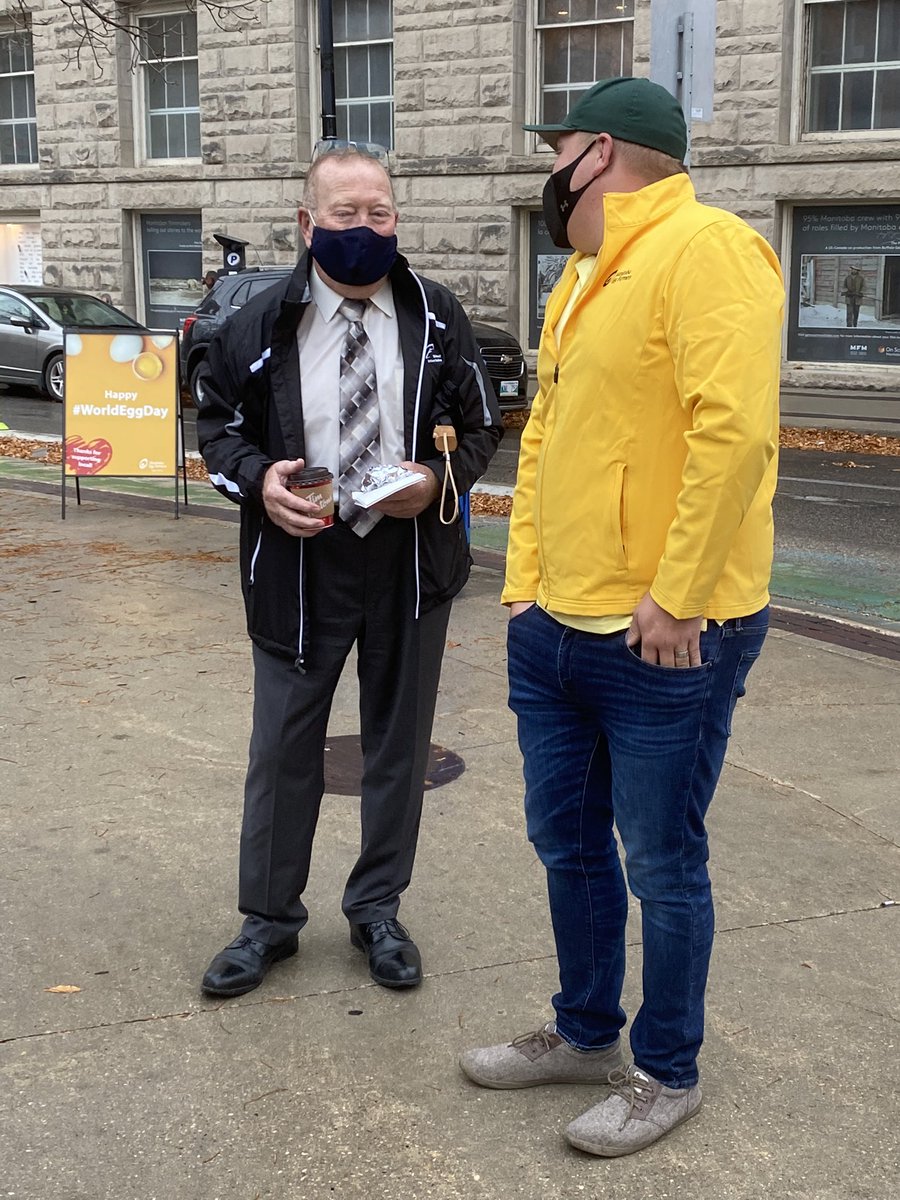 Many thanks to @MinEichler for joining us this morning at Old Market Square. After sharing the news of provincial and federal funding for a new egg research facility at Glenlea, he got himself a free egg sandwich!
