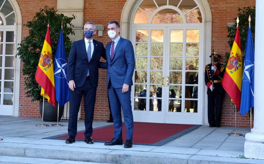 jensstoltenberg's tweet photo. Great to be back in 🇪🇸 to meet PM @sanchezcastejon &amp; prepare for #NATOSummit #Madrid on 29-30 June next year. We will take important steps to strengthen #NATO in a more competitive world. Thanks to #Spain for hosting our Alliance. https://t.co/Qy3e5OP7JE