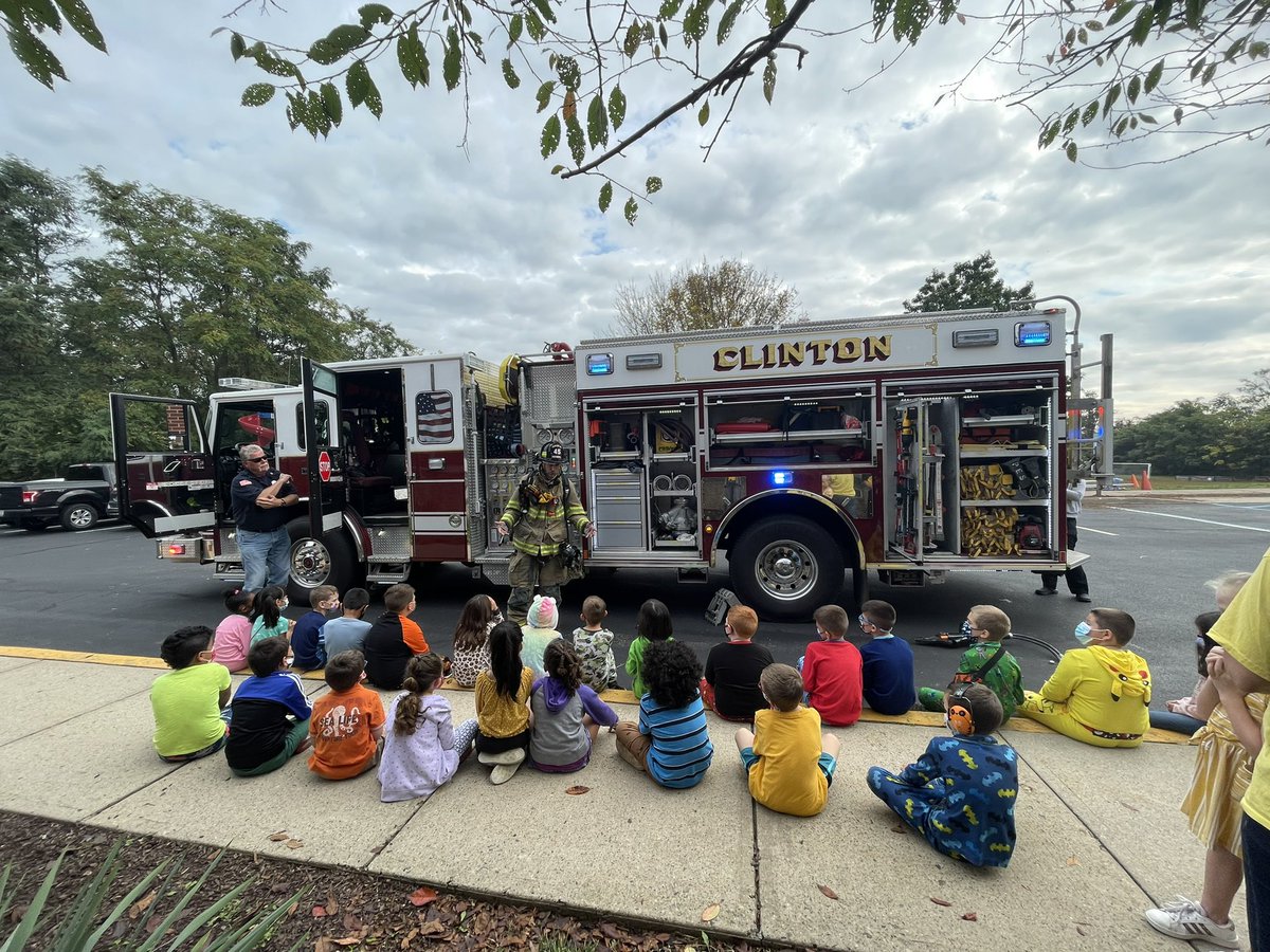 eveferro's tweet photo. A great BIG Thank You to the Clinton Fire Department for coming out to CPS today to talk to our PreK through second grade bulldogs about Fire Safety and showing them around the fire engine for Fire Prevention Week! #CPSPride #ClintonFireDepartment #FirePreventionWeek2021 #cpscea https://t.co/uKOG1RE7kL
