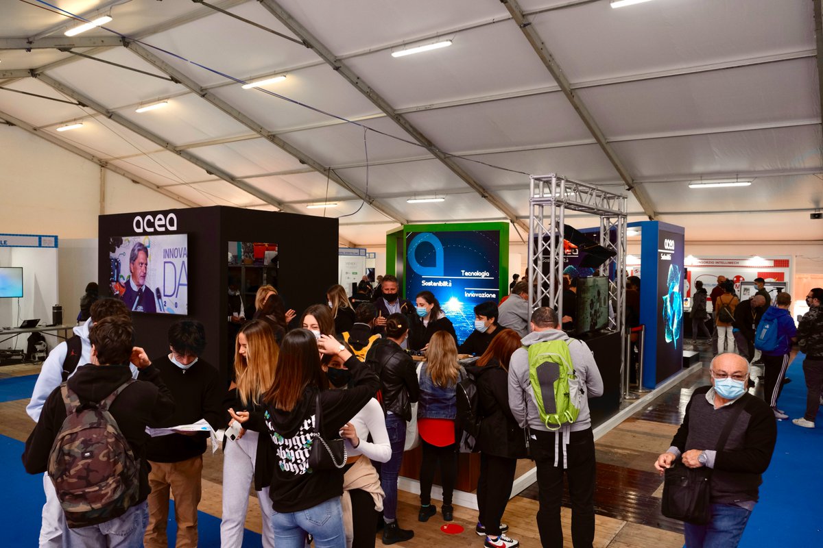 #Innovazione #tecnologia e #smartcity: inizia da qui il viaggio di #AceaGruppo a <a href="/MakerFaireRome/">Maker Faire Rome - The European Edition</a>, con uno stand dove scoprire e provare progetti in grado di supportare il nostro lavoro e migliorare la vita delle persone. ➡️ Fino al 10 ottobre al Gazometro di Roma.
🤖 #MFR2021