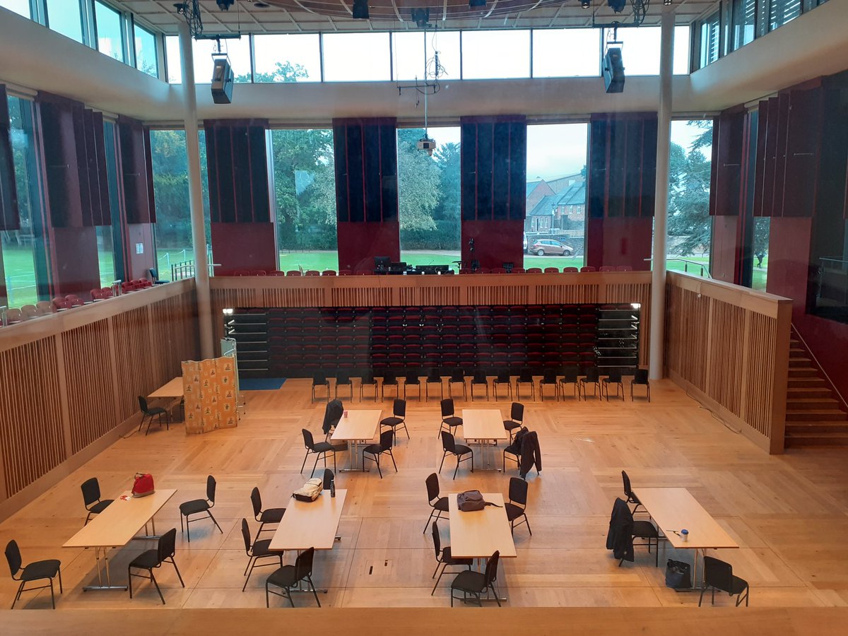 MattNicholls1's tweet image. Yesterday evening I was accompanying Purcell, Mendelssohn and Brahms in here and by 9am this morning it was ready to administer Covid and Flu vaccines to pupils. #multiuse #adaptablearchitecture  #vaccination #COVID19 @CedarsHallWells