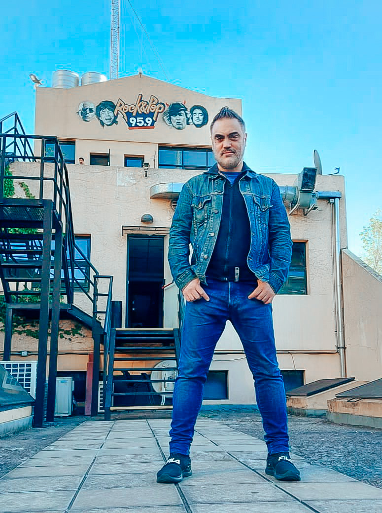 fmrockandpop's tweet image. Los domingos por la mañana arrancamos el día junto a @peladotorabe 🎶 con lo mejor del rock nacional en #ElBombardeo 💣

¡Hasta las 10hs! En #fmRockAndPop

📻95.9FM 🔗fmrockandpop.com
📳11-7082-0959 📲App Rock&amp;amp;Pop #NosGustaElRock