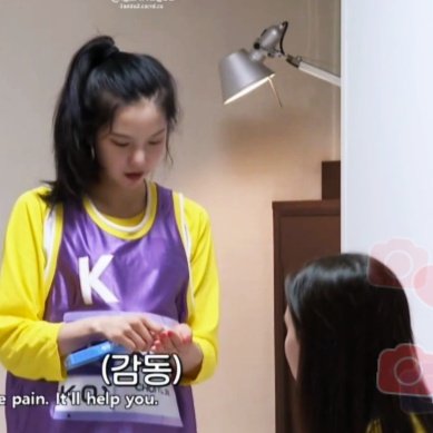 Ryjbinlights's tweet photo. I'm so soft for this! Bahiyyih gave Yujin a medicine to drink. Yeah!! Who's Caijin and Yuning? I only know Yuleh. #BAHIYYIH #YUJIN #GP999 #girlsplanets999 #Mnet #YULEH https://t.co/yZbSBMgXEn