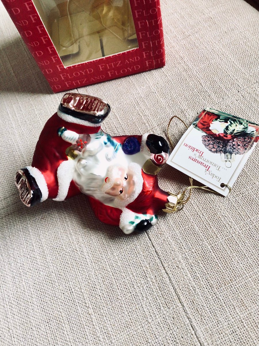 jarmgirl's tweet photo. Sugarplum Santa Christmas Ornament Fitz & Floyd Large Glass Xmas Tree Ornament Classic Vintage Holiday Décor https://t.co/jOVYQw92Pr #red #christmas #sugarplumsanta #santachristmas #santaornament #fitzfloydsanta #fitzfloydchristmas #largesantaornament #glasssanta https://t.co/lP9RcK0fxr