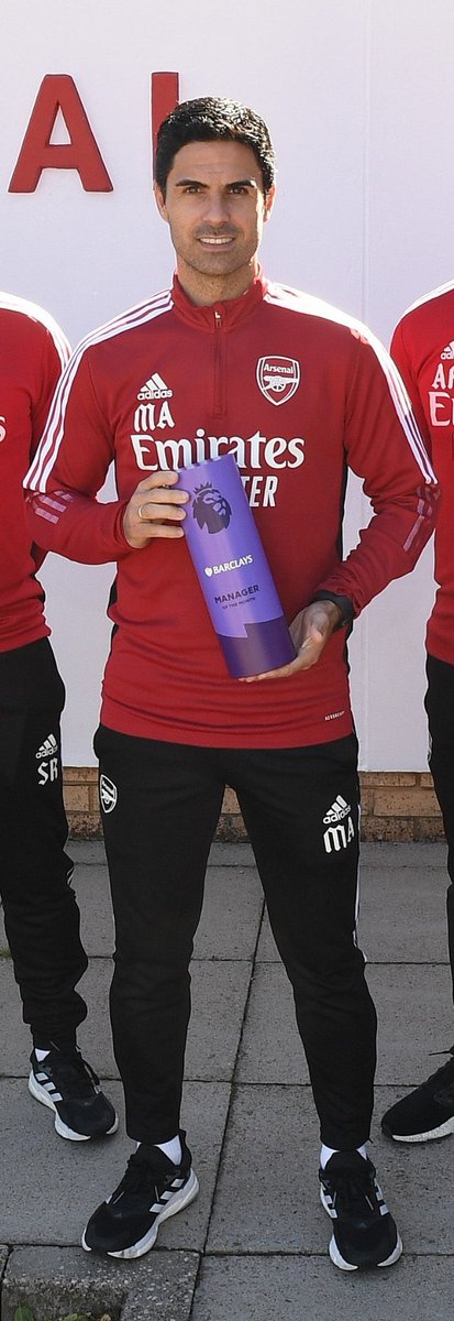 Afc_Brian10's tweet photo. My Manager     VS      Your Manager https://t.co/LWihm1uQhg